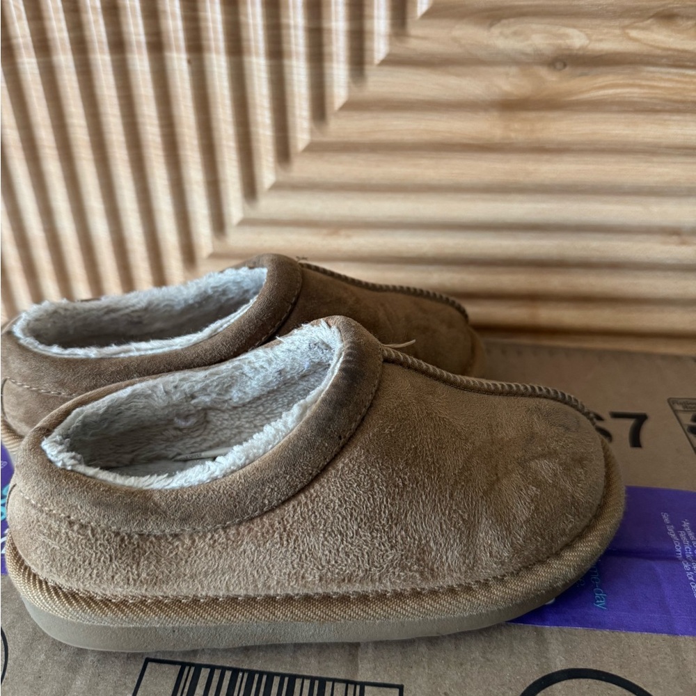 9 pairs of toddler shoes-Adidas, Nike, Vans - Picture 7 of 9